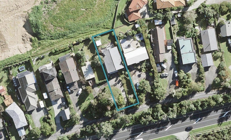 108 Whangaparaoa Road, Red Beach, Red Beach - Carousel 1