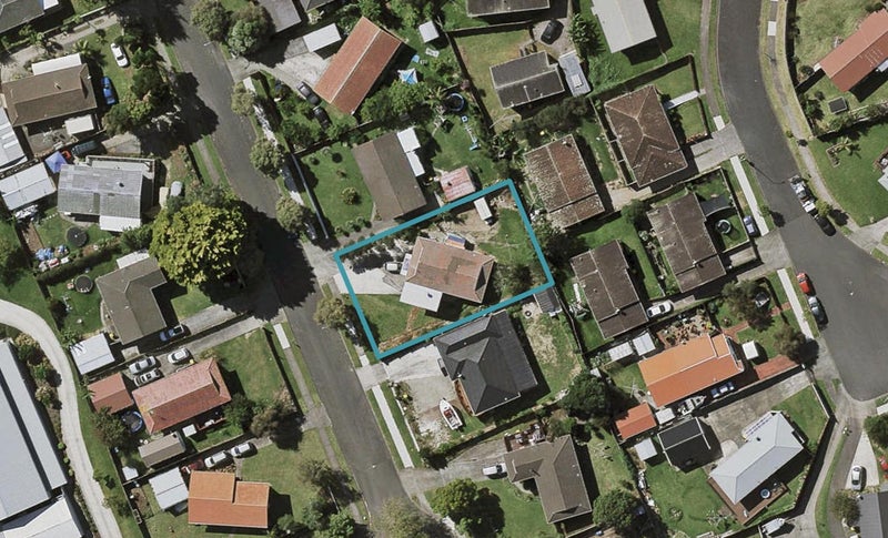 12 Shalimar Place, Clover Park, Auckland - Carousel 1