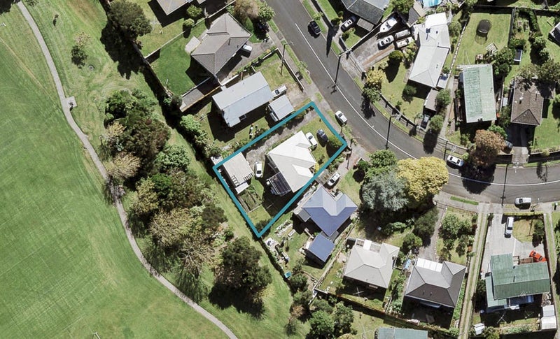 118 Holly Street, Avondale, Auckland - Carousel 1