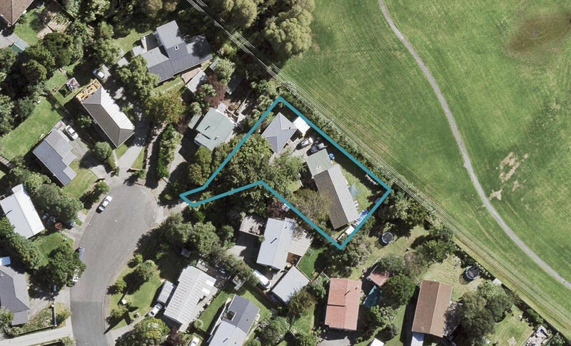21 Imperial Place, Henderson, Auckland - Carousel 1