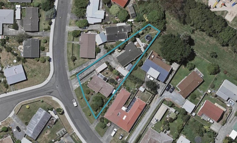 33A Manawa Avenue, Raumati Beach, Paraparaumu - Carousel 1