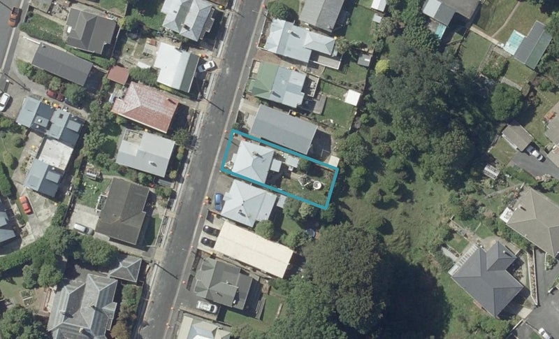 21 Peel Street, Mornington, Dunedin - Carousel 1