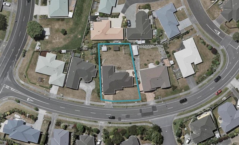 126 Realm Drive, Paraparaumu - Carousel 1