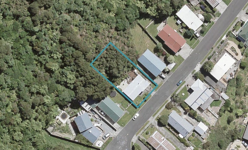 22 Tiroiti Grove, Stokes Valley, Lower Hutt - Carousel 1