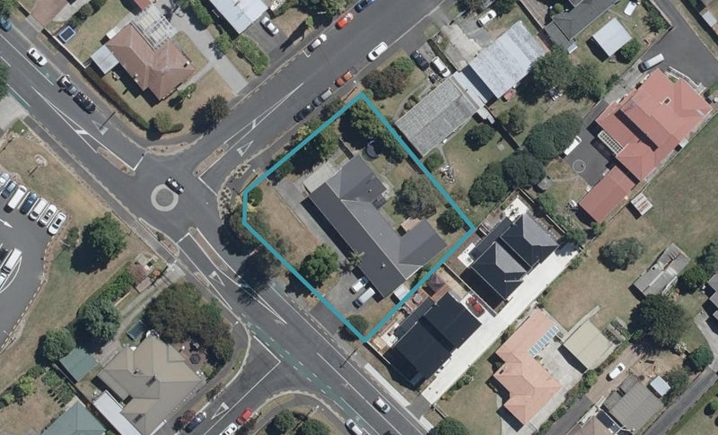 36 Garnett Avenue, Forest Lake, Hamilton - Carousel 1