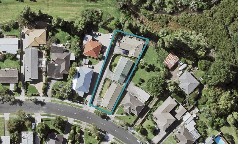 2/24 Ennis Avenue, Pakuranga Heights, Auckland - Carousel 1