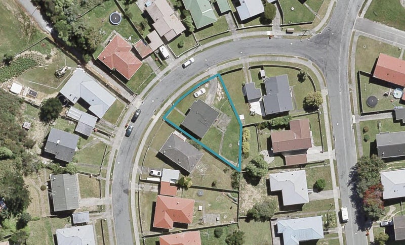 35 Speargrass Grove, Timberlea, Upper Hutt - Carousel 1