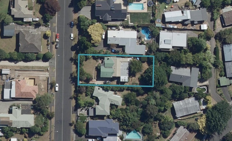 23 Alison Street, Hamilton Lake, Hamilton - Carousel 1