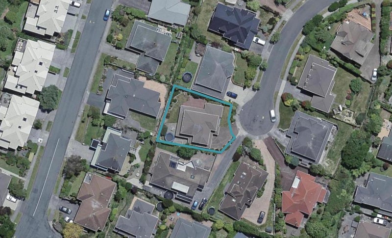 16 Montrose Grove, Churton Park, Wellington - Carousel 1
