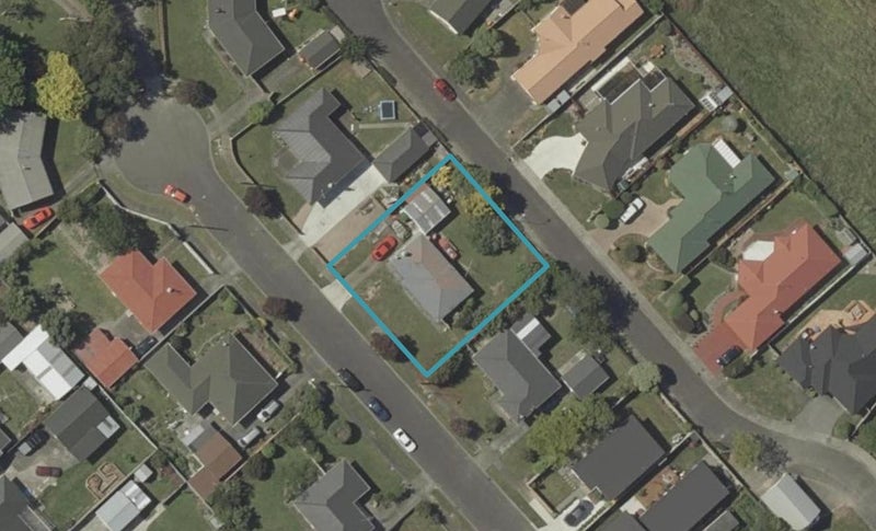 8 Oriana Place, Highbury, Palmerston North - Carousel 1
