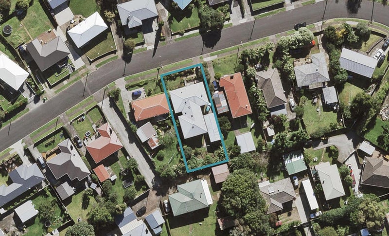 13 Kapuka Road, Mangere Bridge, Auckland - Carousel 1