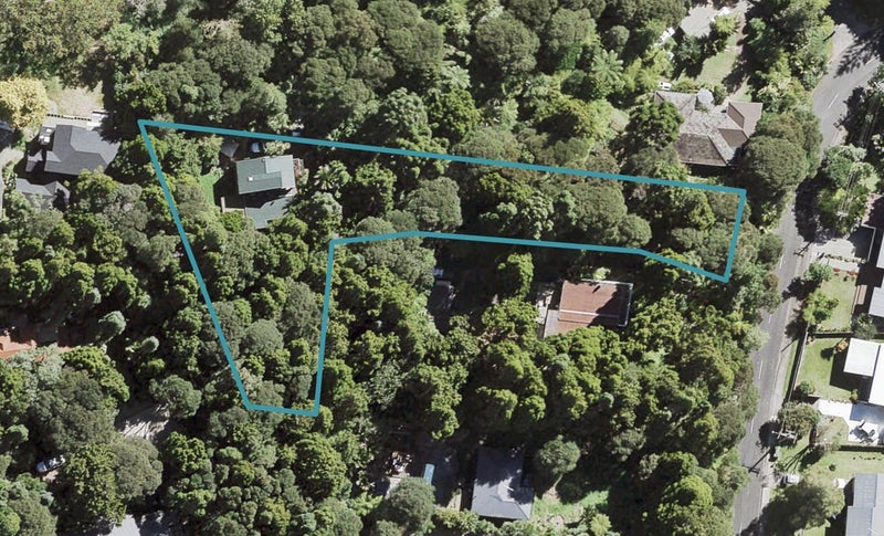 20 Sylvan Valley Avenue, Titirangi, Auckland - Carousel 1