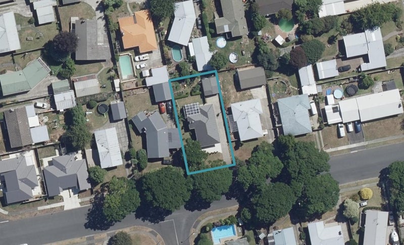 17 Challinor Street, Pukete, Hamilton - Carousel 1