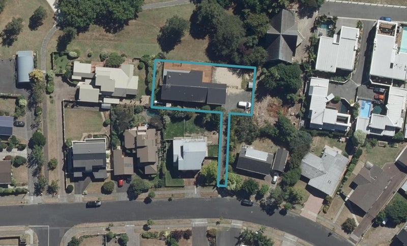 75 Gilbass Avenue, Hamilton Lake, Hamilton - Carousel 1