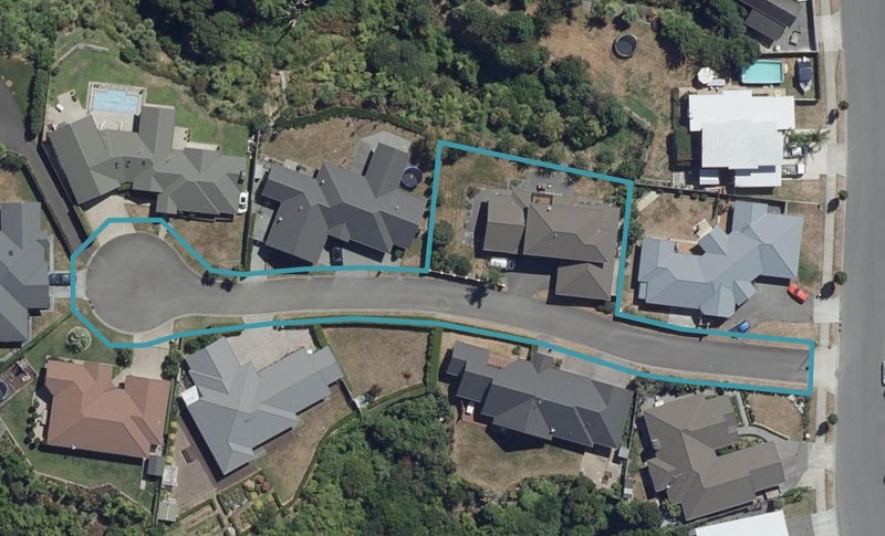 122 Saint James Drive, Huntington, Hamilton - Carousel 1