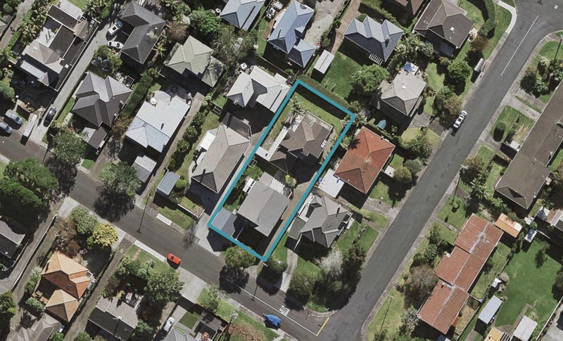 22A Kowhatu Road, One Tree Hill, Auckland - Carousel 1