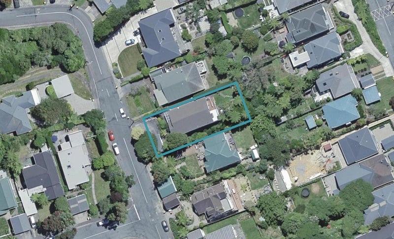 34 Homewood Crescent, Karori, Wellington - Carousel 1