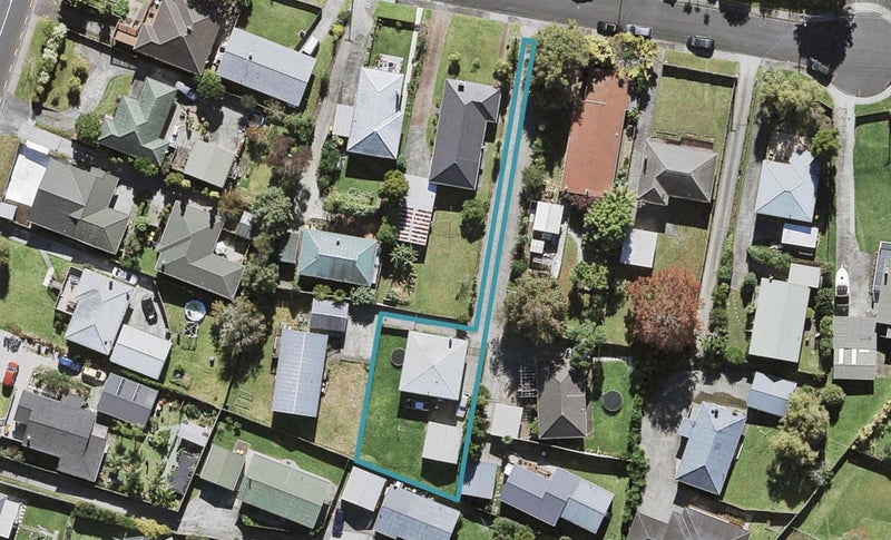 7 Alma Street, Te Atatu South, Auckland - Carousel 1