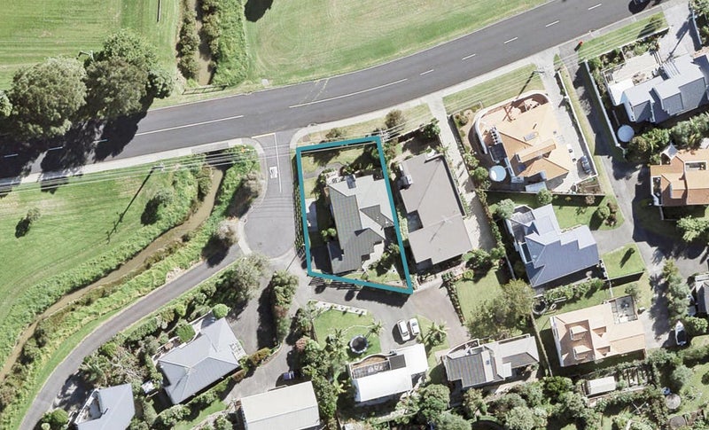 1 Glanville Close, Stanmore Bay, Whangaparaoa - Carousel 1