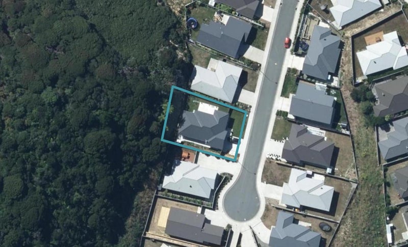 10 Spritsail Place, Whitby, Porirua - Carousel 1