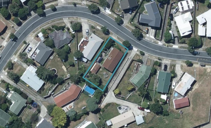 109 Conclusion Street, Ascot Park, Porirua - Carousel 1