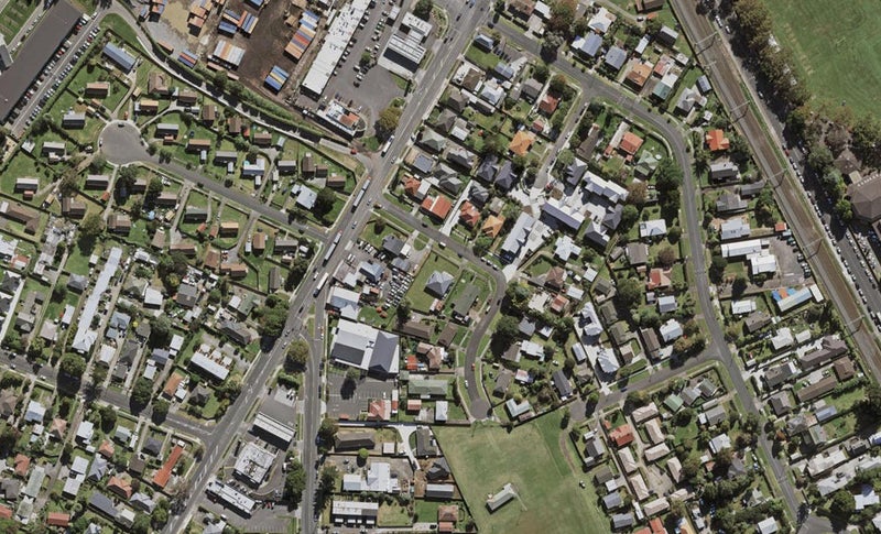 4/2 Miami Street, Mangere East, Auckland - Carousel 1