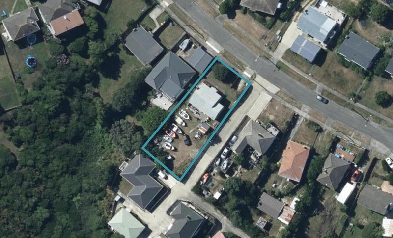 8 Whenua View, Titahi Bay, Porirua - Carousel 1