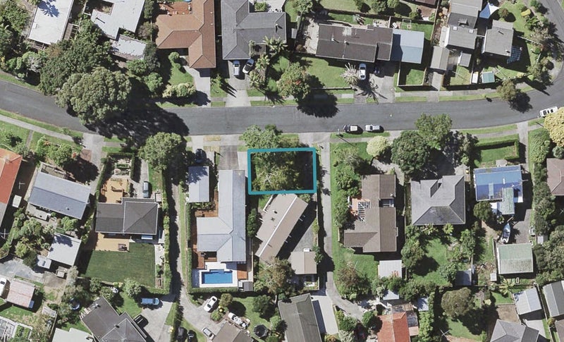 13A La Perouse Street, Botany Downs, Auckland - Carousel 1