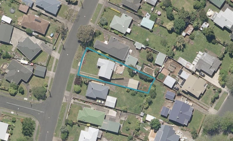 37 Selwyn Crescent, College Estate, Whanganui - Carousel 1