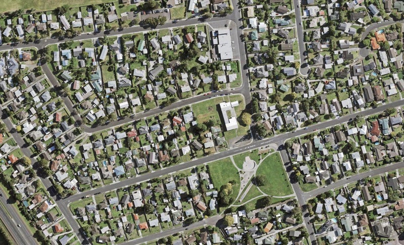 8B Tairere Crescent, Rosehill, Papakura - Carousel 1