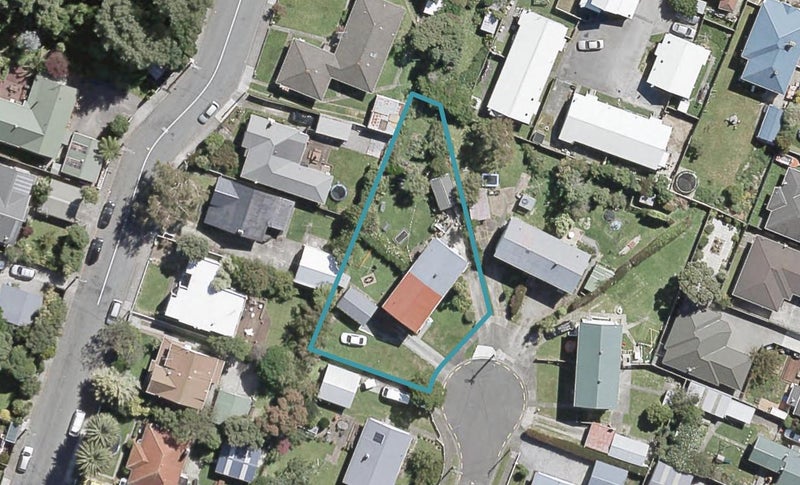 2/3 Whakataki Grove, Waiwhetu, Lower Hutt - Carousel 1