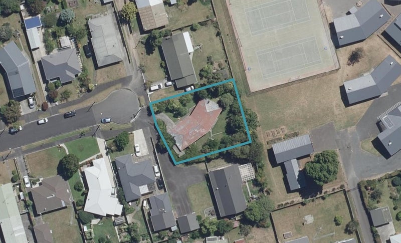 14 Roseburg Street, Fairfield, Hamilton - Carousel 1