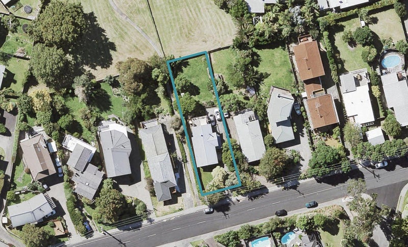 71 Knights Road, Rothesay Bay, Auckland - Carousel 1