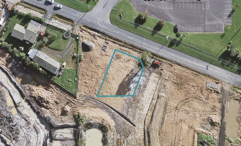 2 Minerva Avenue, Helensville, Helensville - Carousel 1