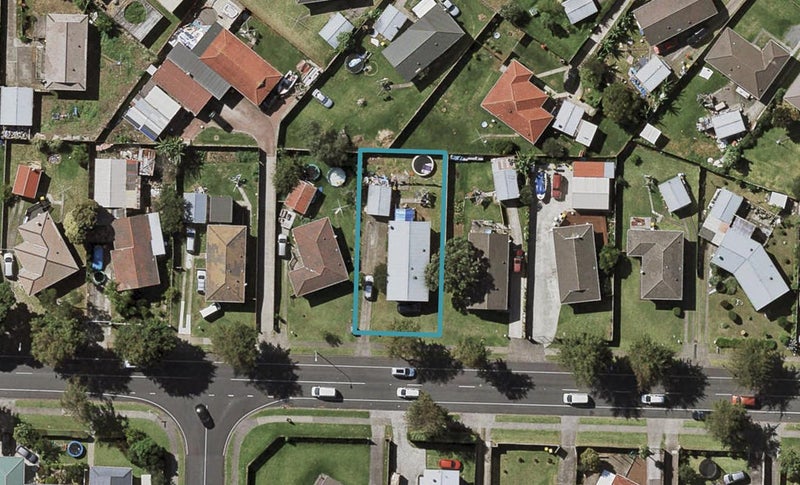 98 Flat Bush Road, Clover Park, Auckland - Carousel 1