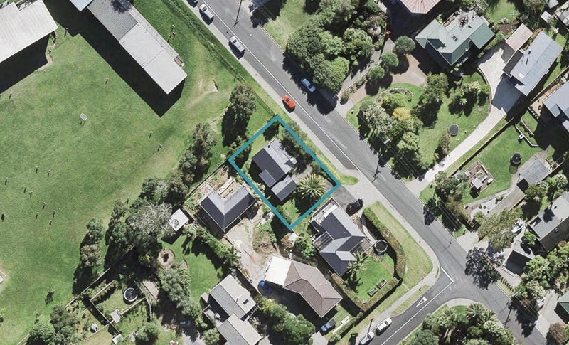 17A Isobel Road, Greenhithe, Auckland - Carousel 1