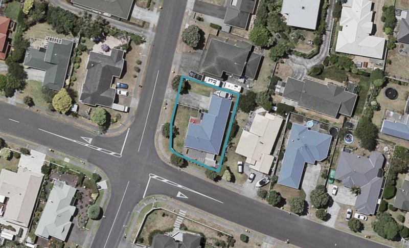 311 Manly Street, Paraparaumu Beach, Paraparaumu - Carousel 1