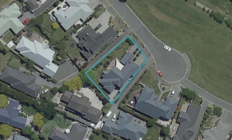 82 Willowview Drive, Redwood, Christchurch - Carousel 1