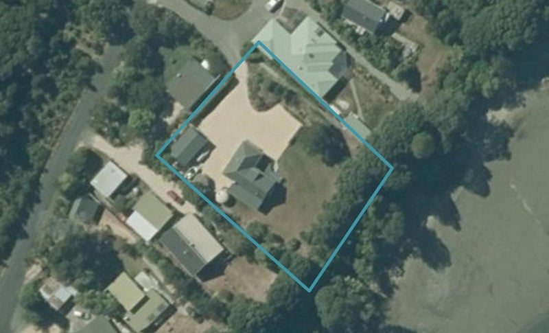 30 Nelson Street, Milnthorpe, Golden Bay / Mohua - Carousel 1