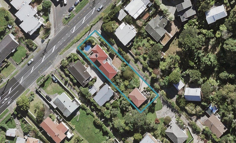 2/11 Coronation Road, Hillcrest, Auckland - Carousel 1