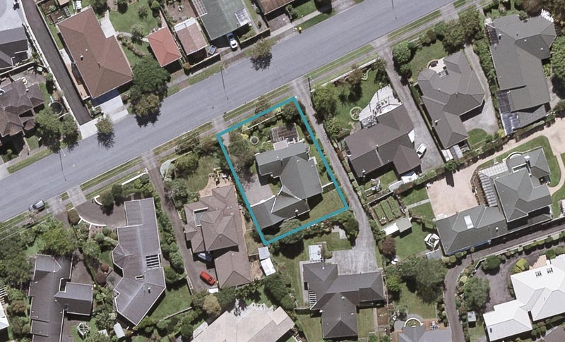 11 Karina Road, Merrilands, New Plymouth - Carousel 1