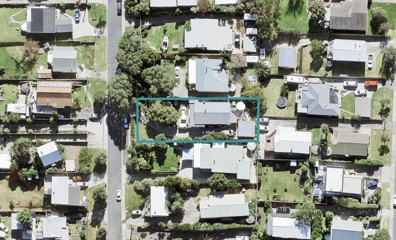 20 Bonita Avenue, Stanmore Bay, Whangaparaoa - Carousel 1