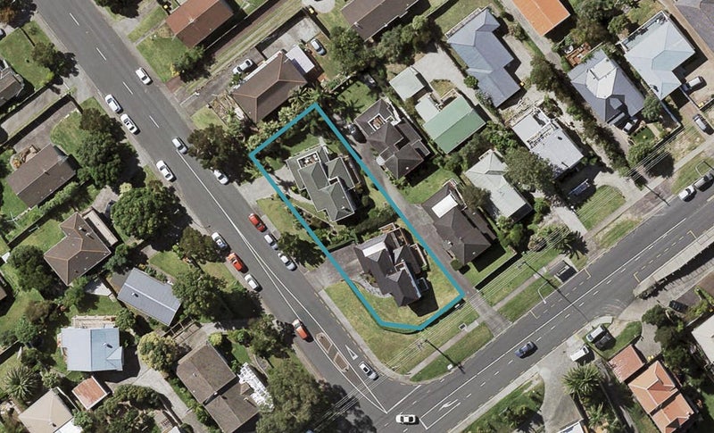1/140 Sunset Road, Unsworth Heights, Auckland - Carousel 1