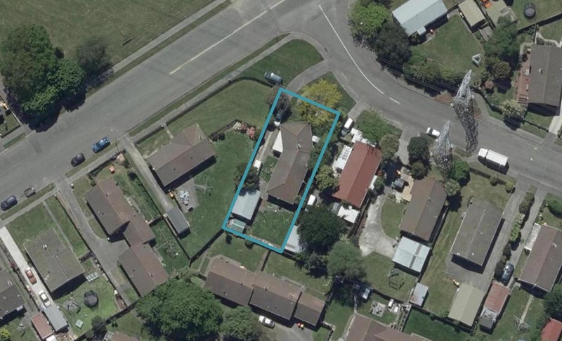 4 Malabar Crescent, Broomfield, Christchurch - Carousel 1