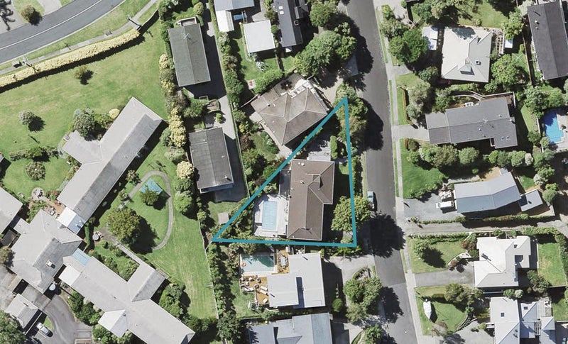1 Asbury Crescent, Campbells Bay, Auckland - Carousel 1