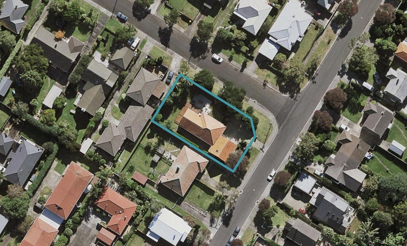 37 Kowhatu Road, One Tree Hill, Auckland - Carousel 1