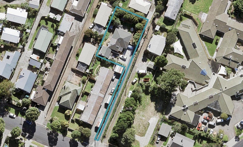 32 Islington Avenue, New Lynn, Auckland - Carousel 1