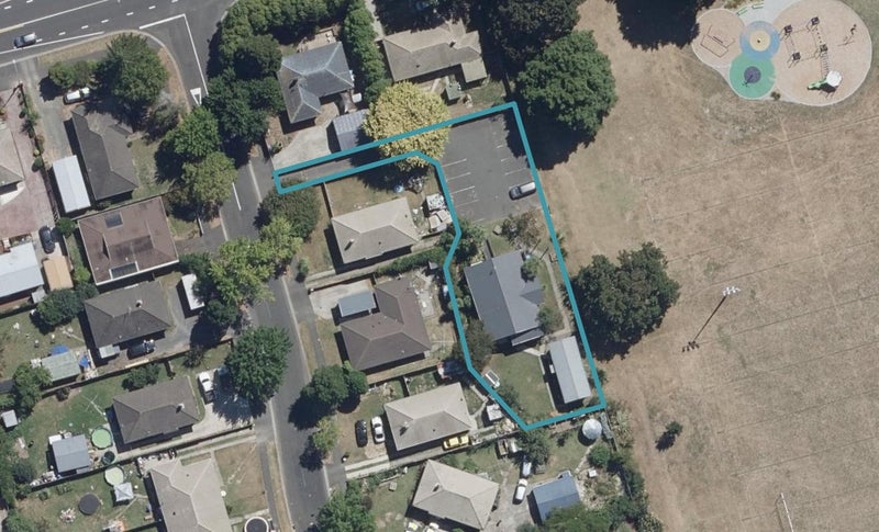 60A Sare Crescent, Fairfield, Hamilton - Carousel 1