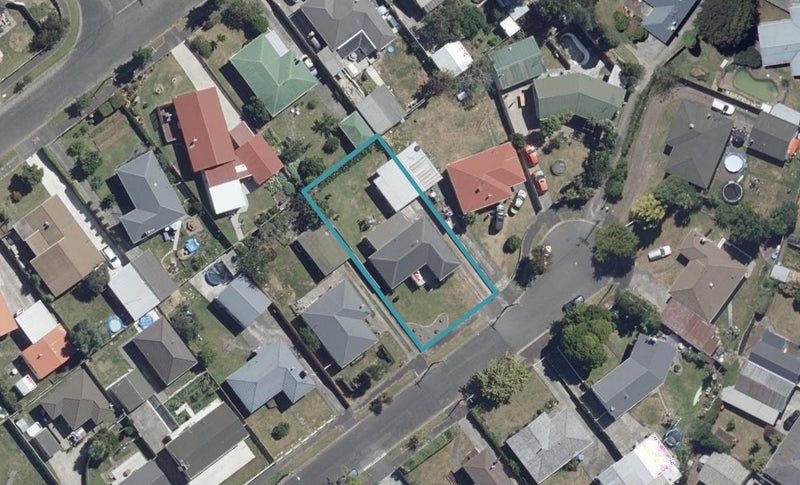15 Thornton Place, Melville, Hamilton - Carousel 1