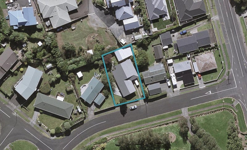 6 Tiverton Crescent, Whalers Gate, New Plymouth - Carousel 1